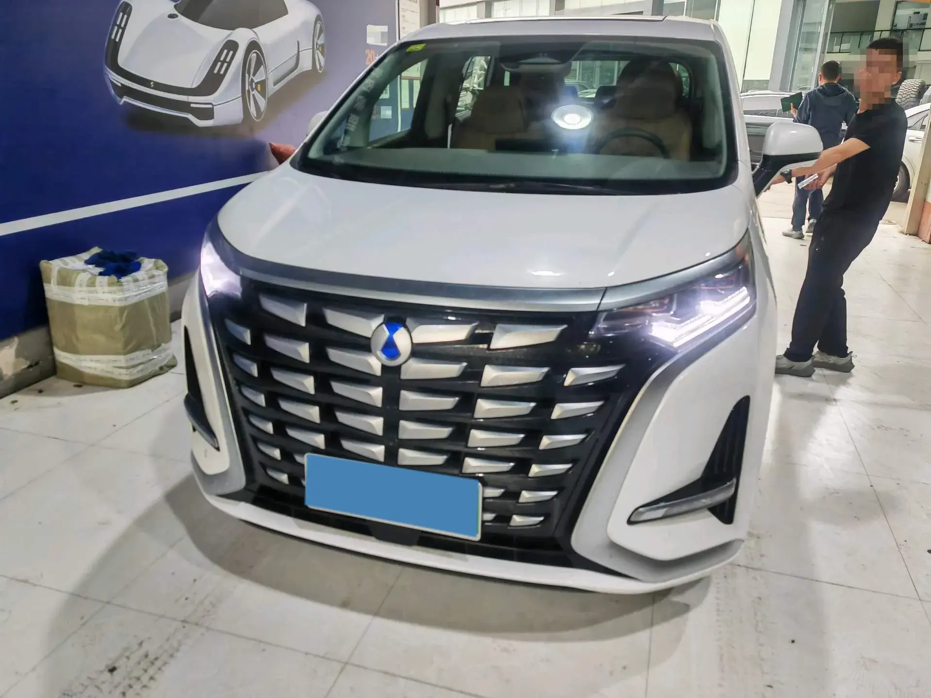 2022 DENZA D9 view 1