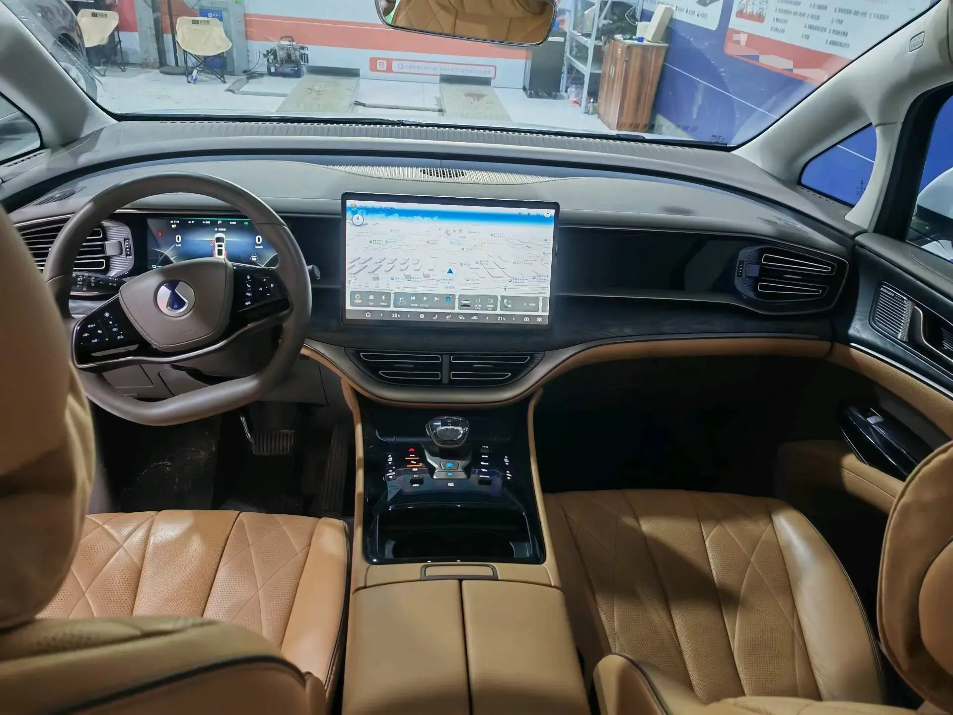 2022 DENZA D9 thumbnail 4