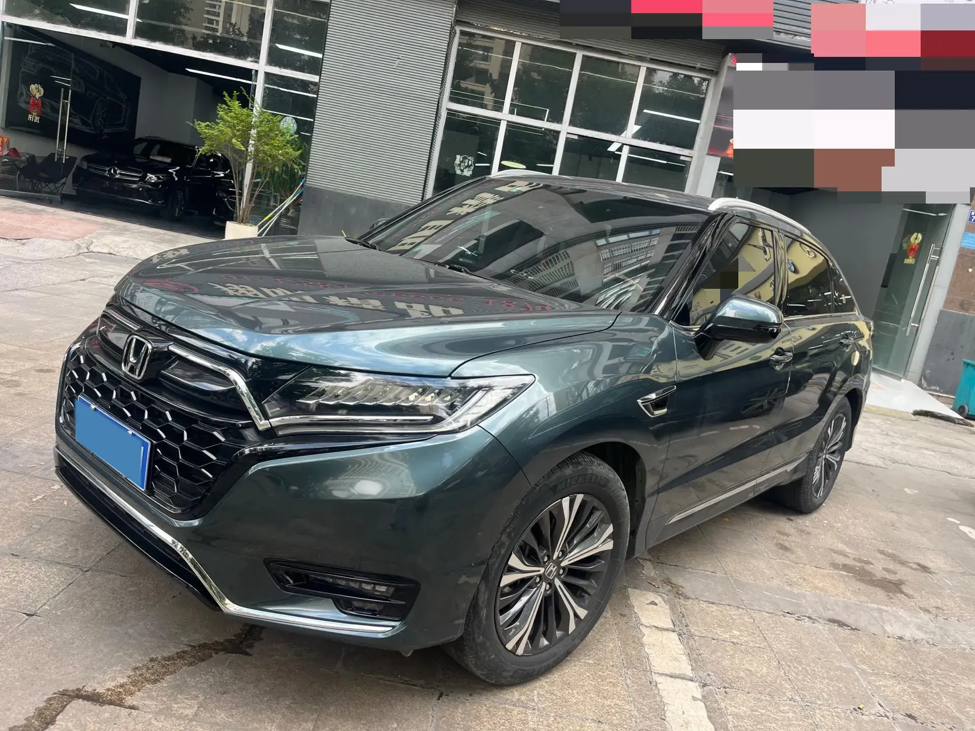 2020 HONDA UR-V view 1