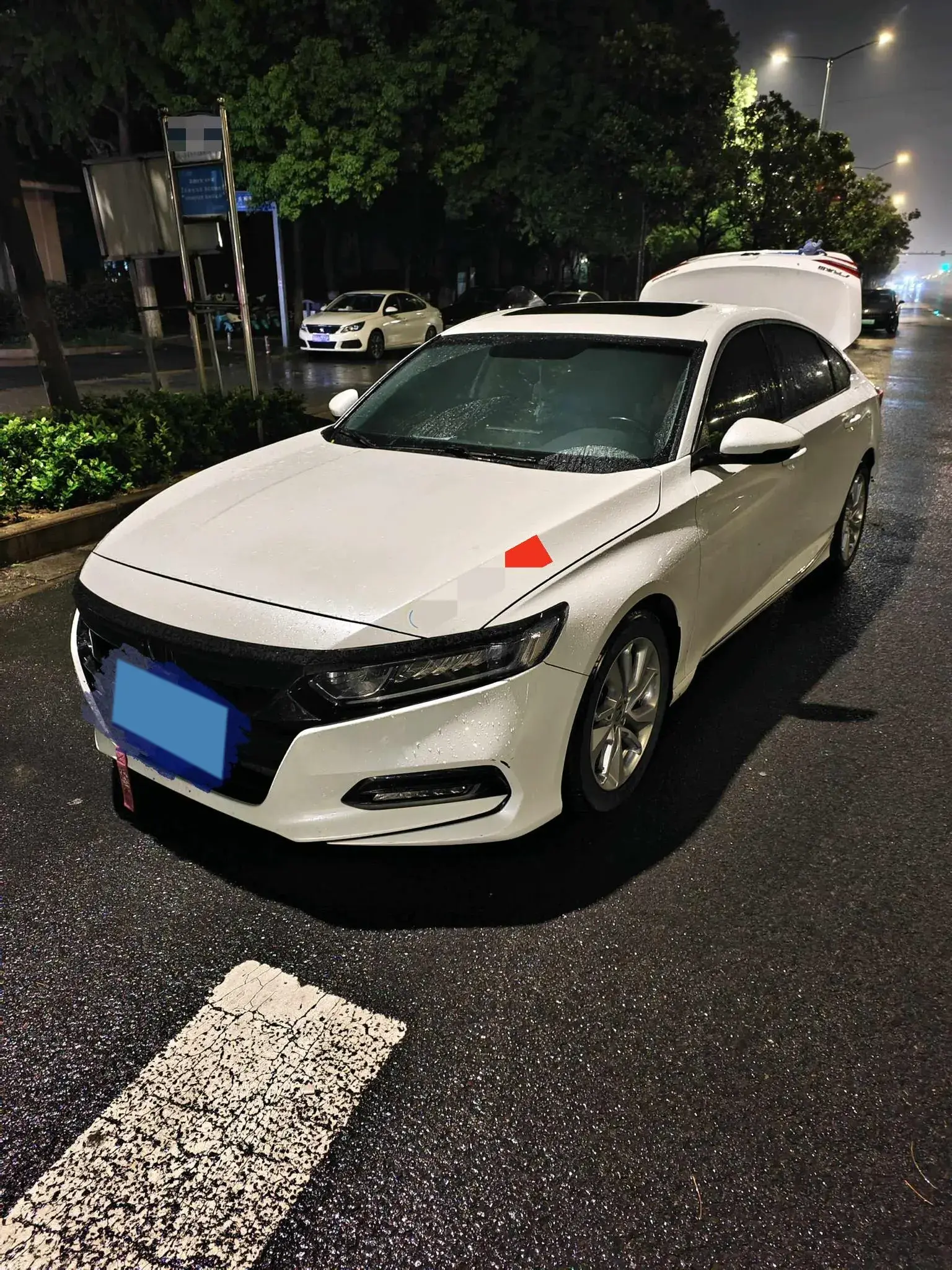 2018 HONDA ACCORD view 1