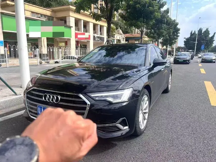 2022 AUDI A6L view 1