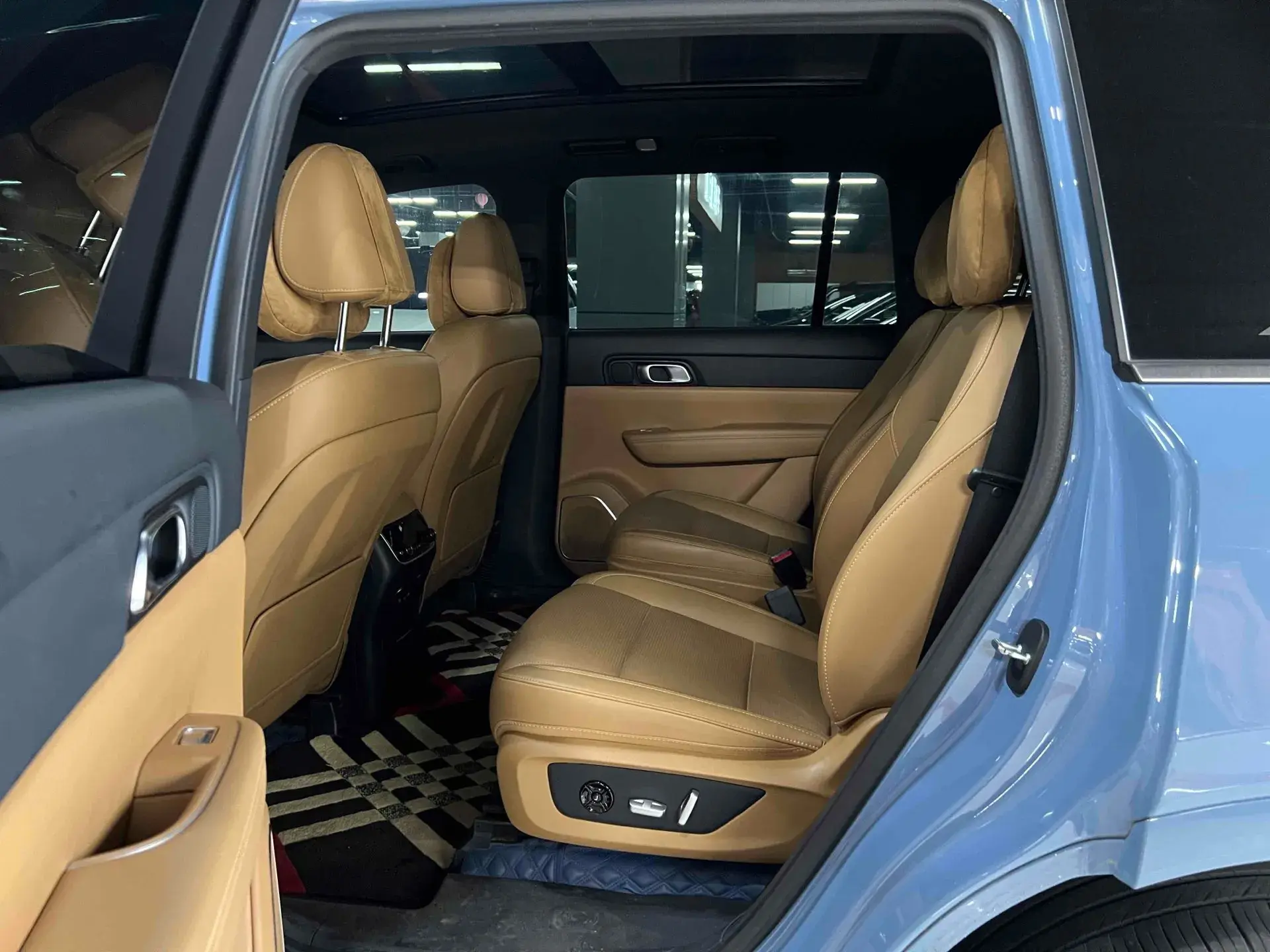 2021 LI ONE thumbnail 4