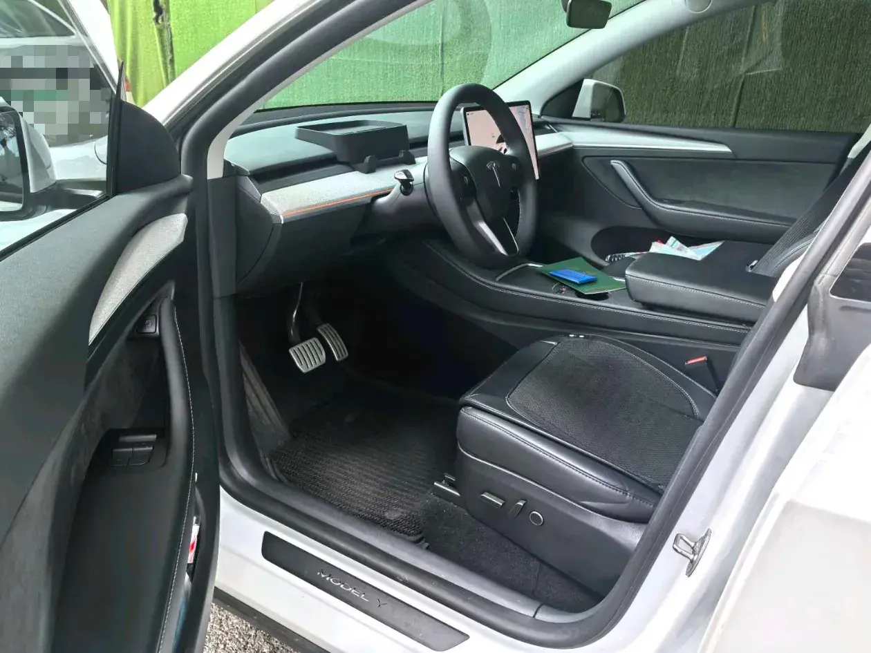 2023 TESLA MODEL thumbnail 2