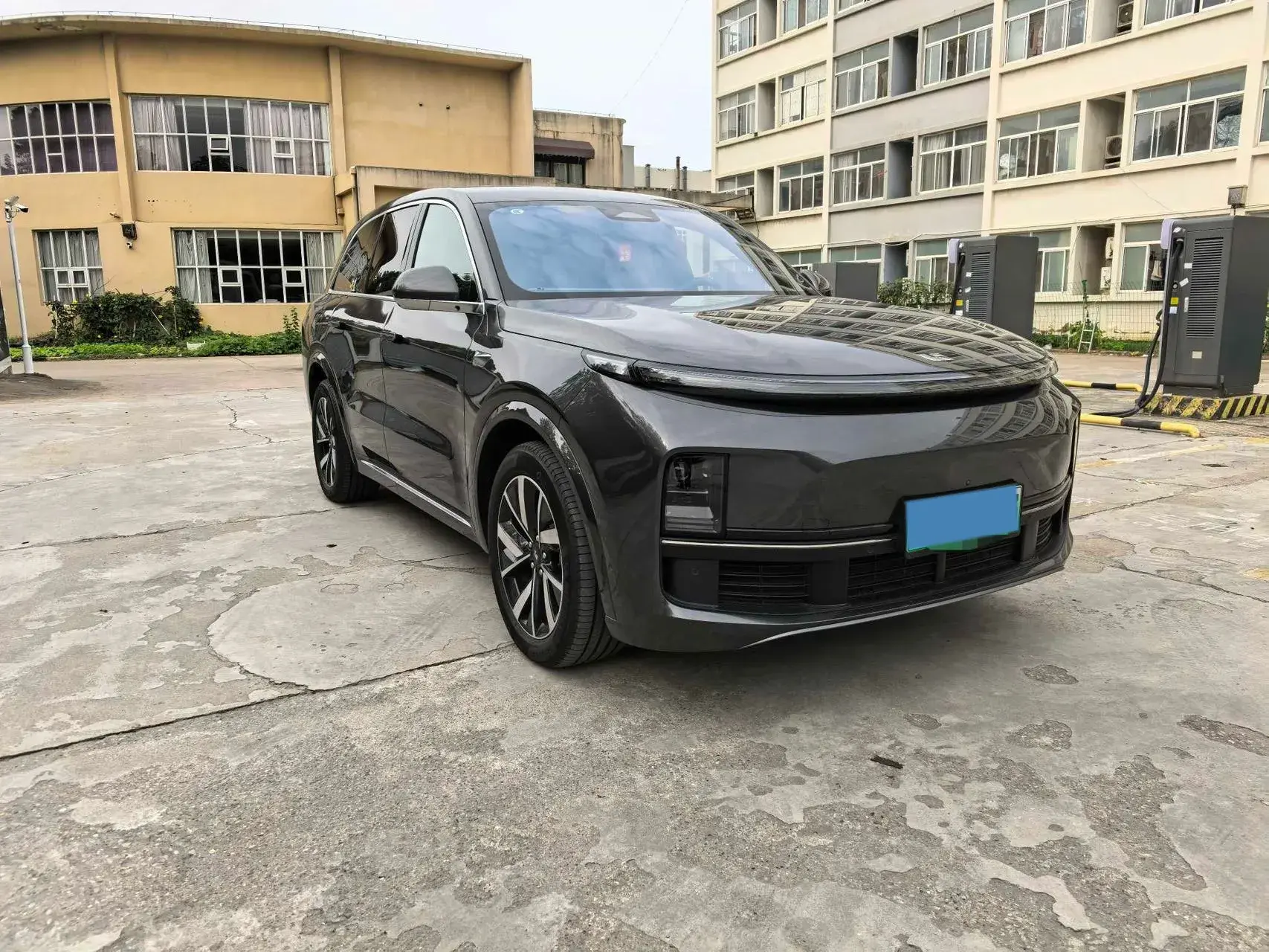 2023 LI L8 thumbnail 3