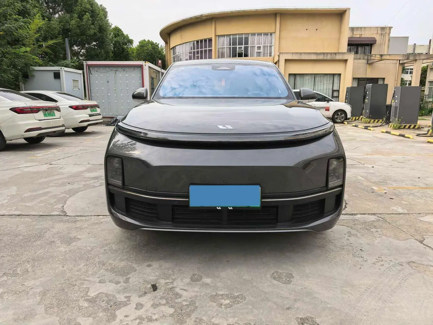 2023 LI L8 thumbnail 2