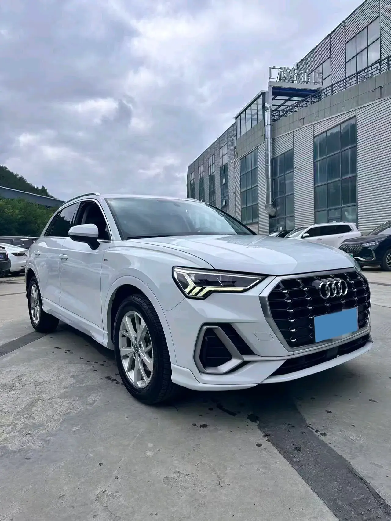 2019 AUDI Q3 thumbnail 3