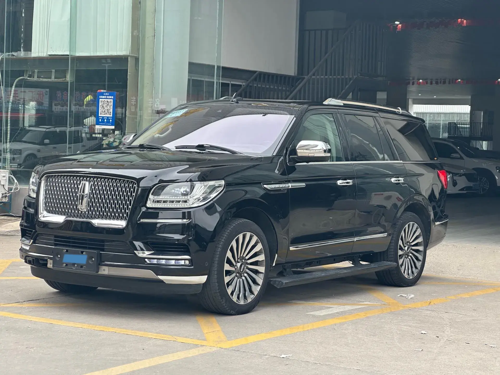 2018 LINCOLN NAVIGATOR view 1