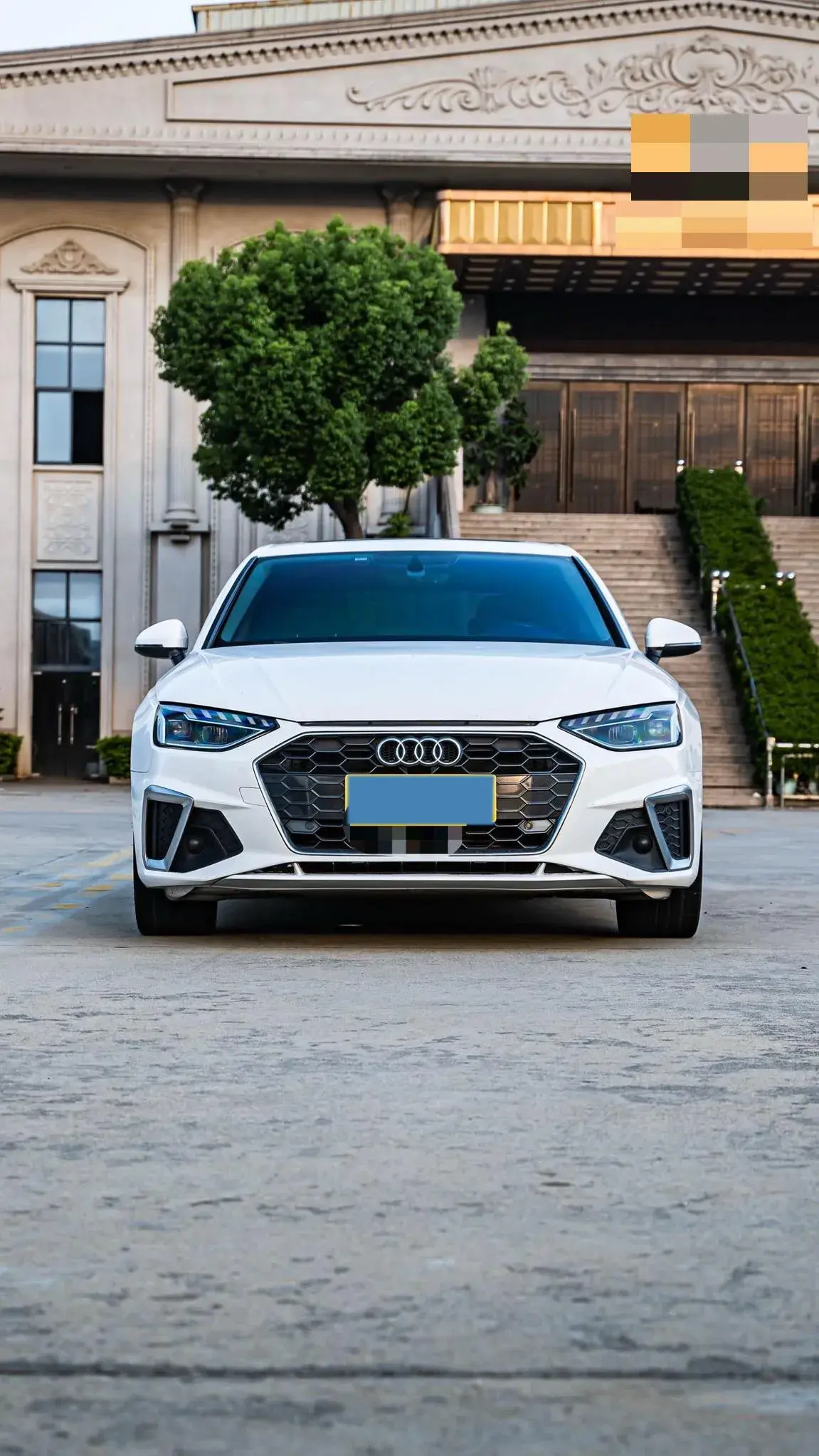 2020 AUDI A4L thumbnail 2