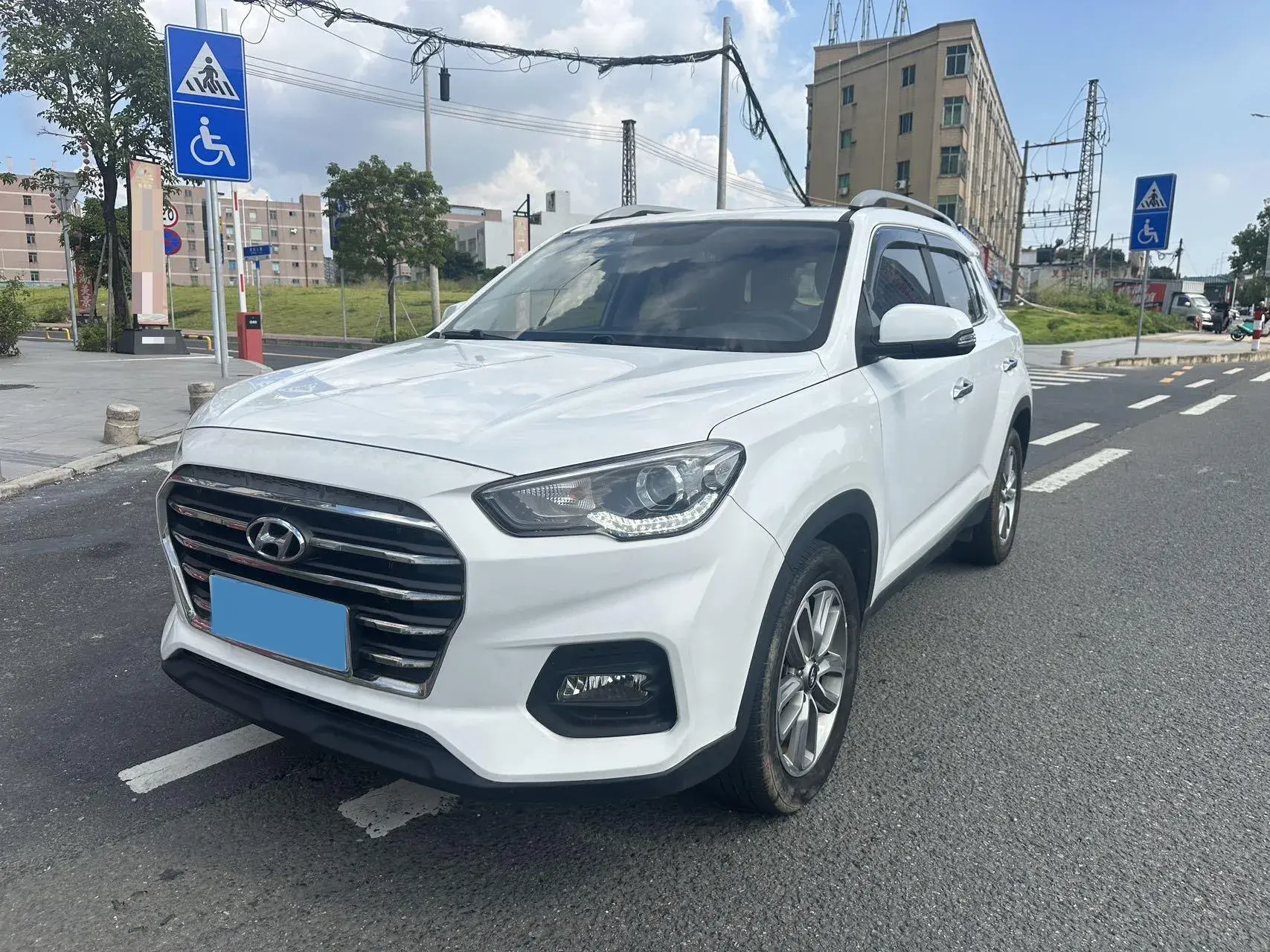 2018 HYUNDAI IX35 view 1