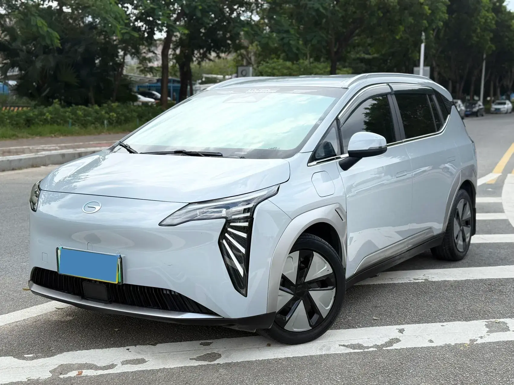 2023 AION Y view 1