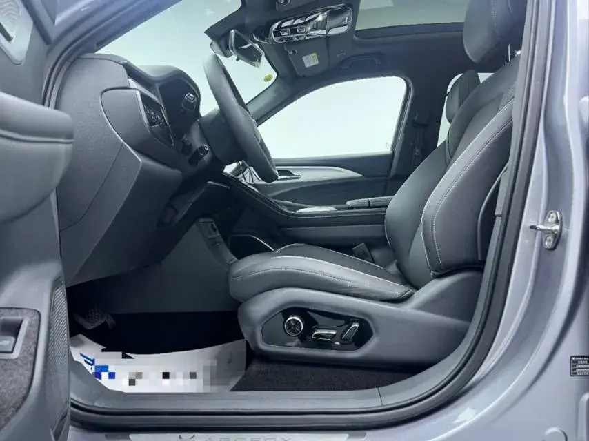 2021 ARCFOX ΑT thumbnail 3