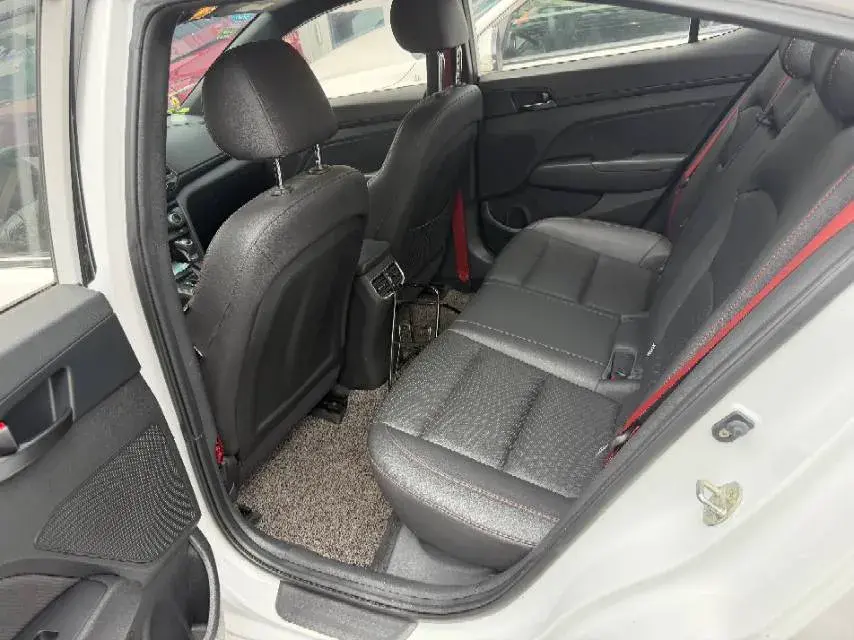 2019 HYUNDAI ELANTRA thumbnail 4