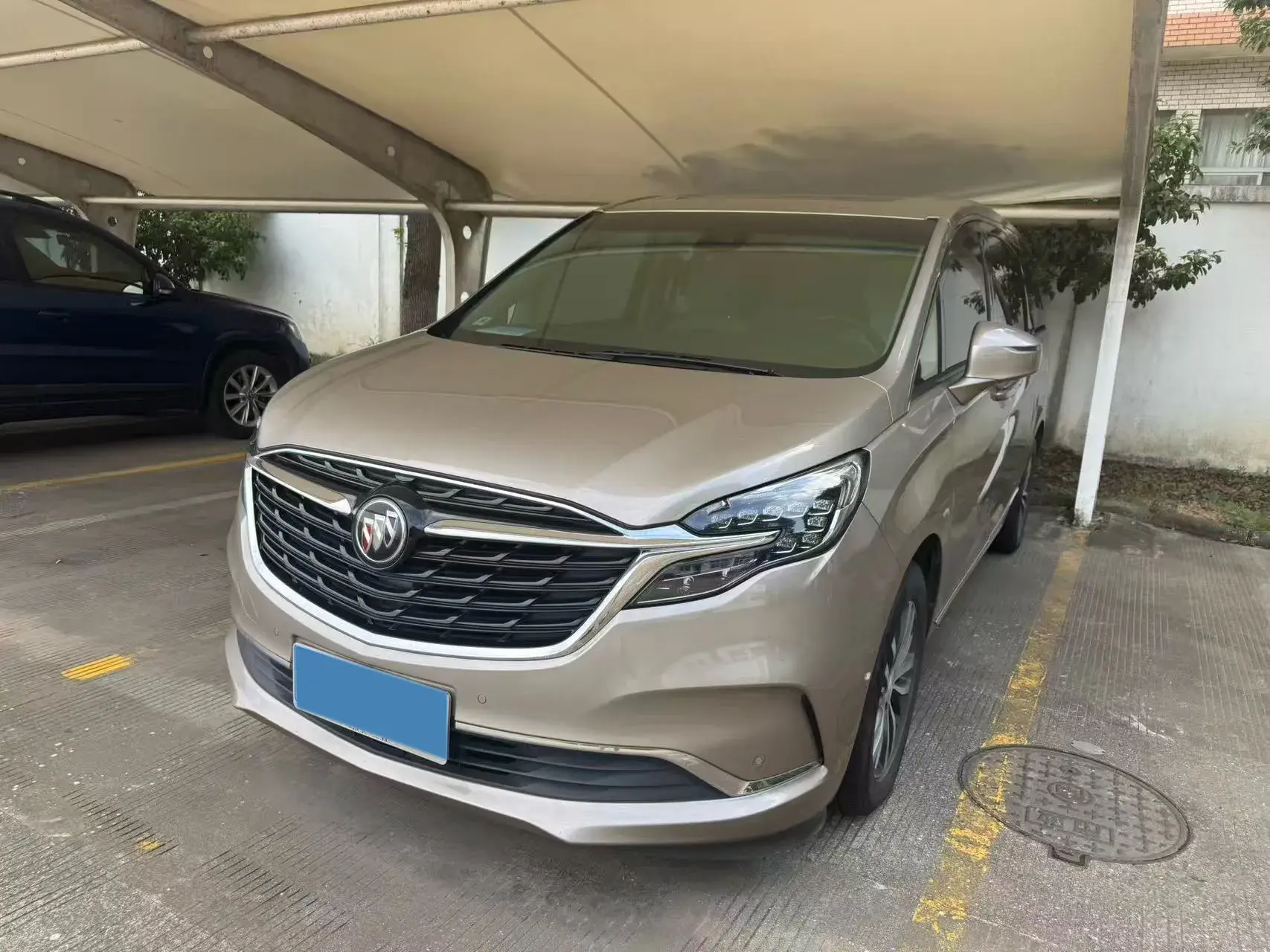 2022 BUICK GL8 view 1