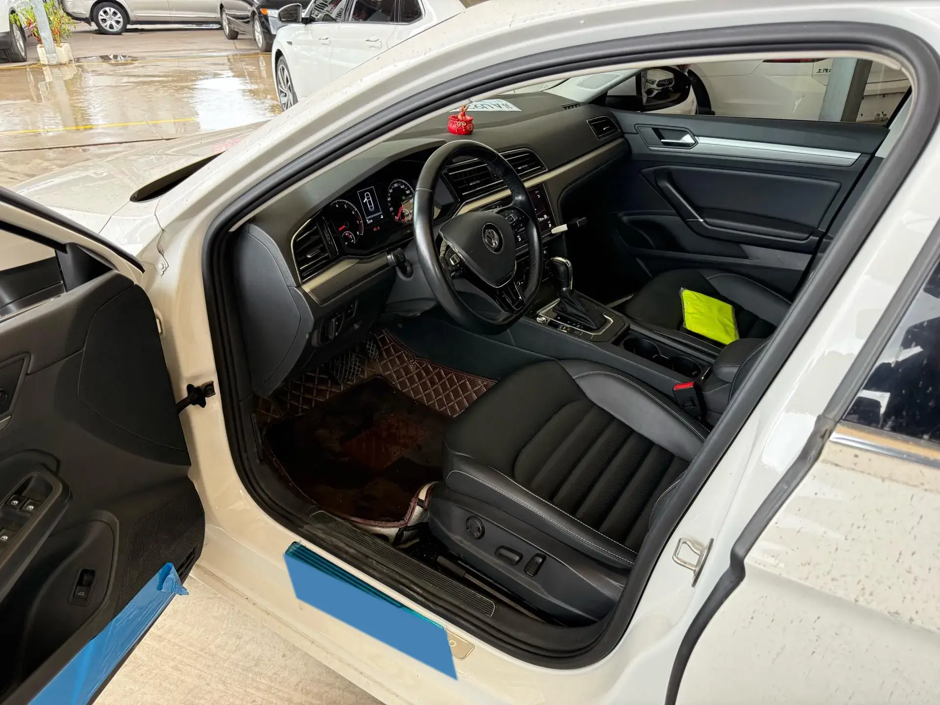 2019 VOLKSWAGEN LAMANDO thumbnail 2