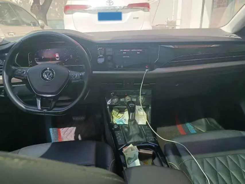 2019 VOLKSWAGEN PASSAT thumbnail 4