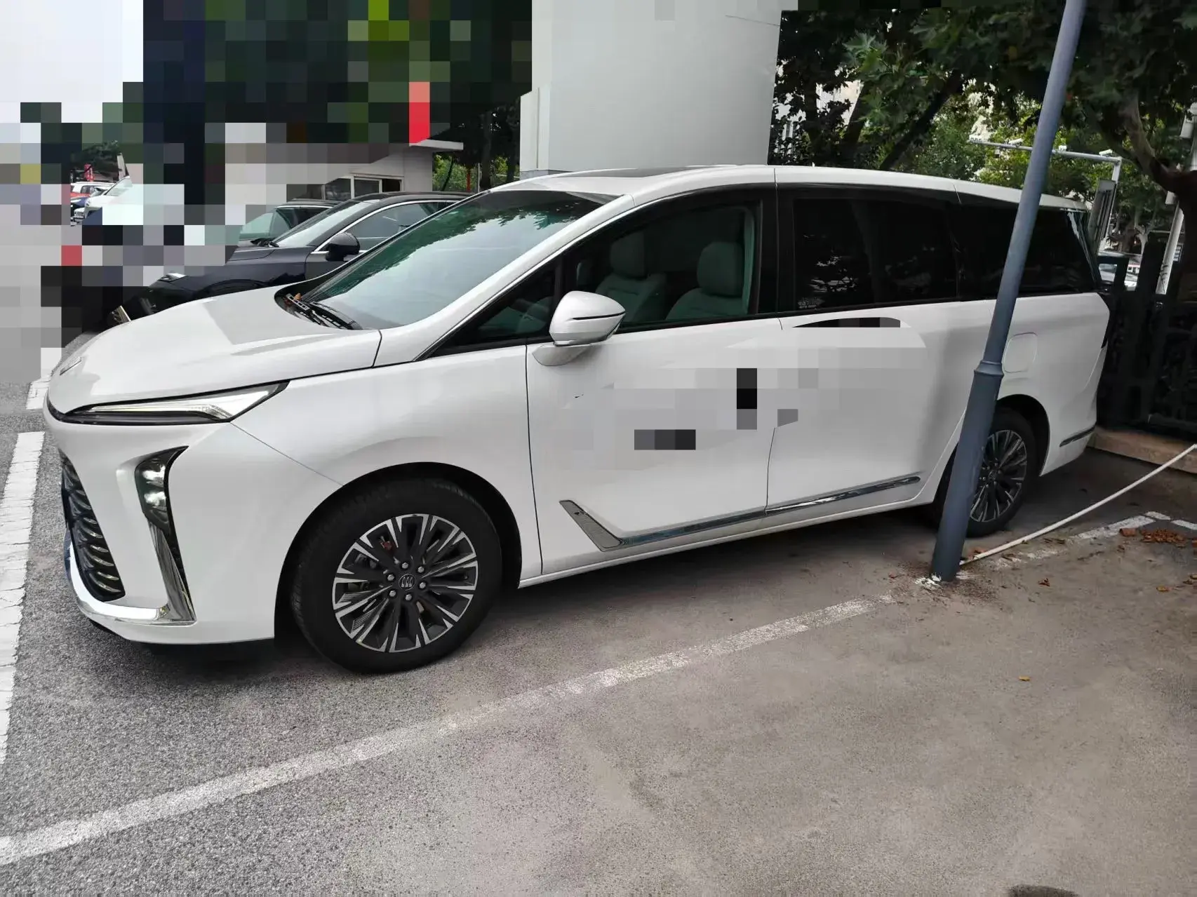 2025 BUICK GL8 thumbnail 2