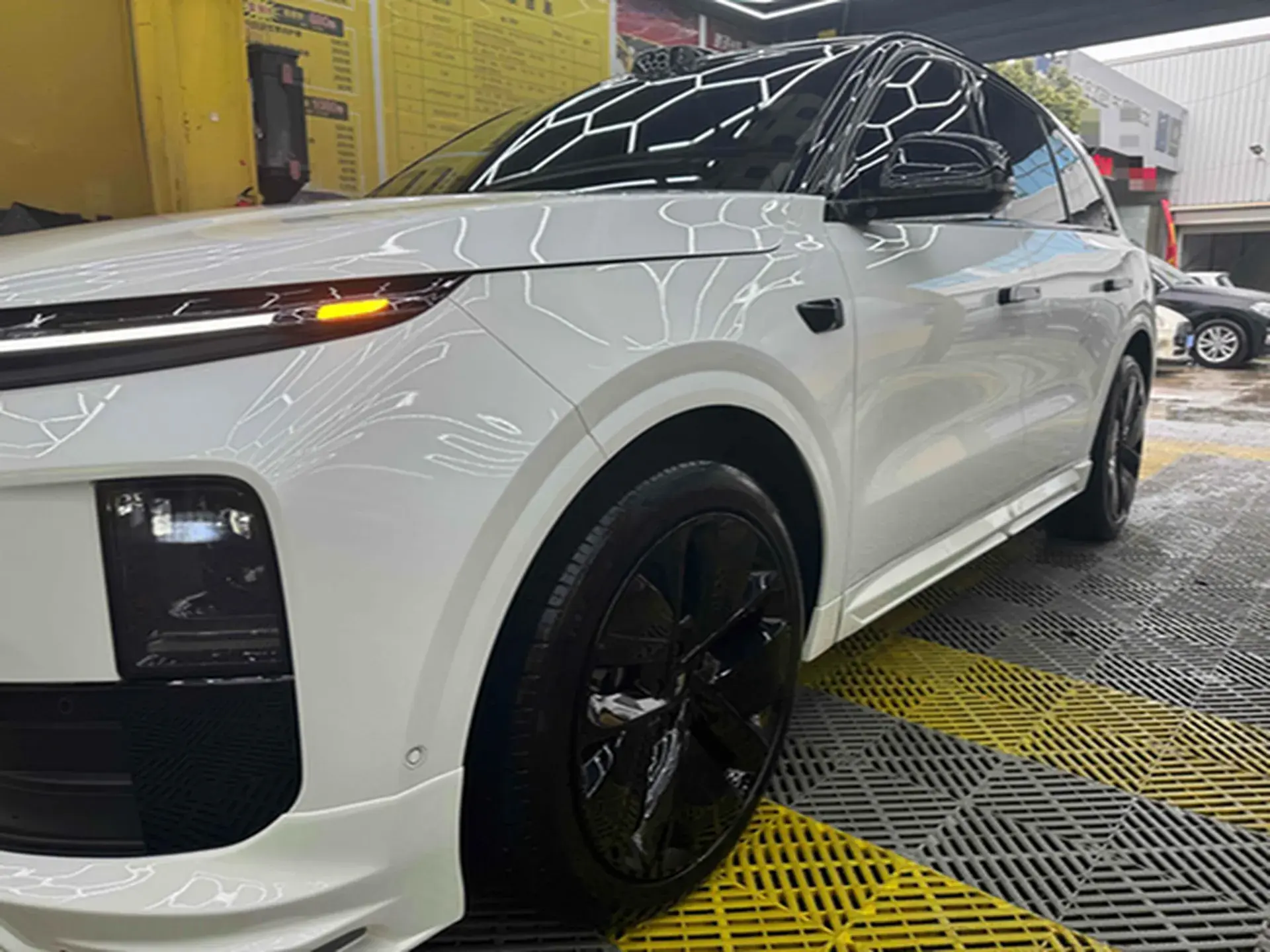 2024 LI L6 thumbnail 4