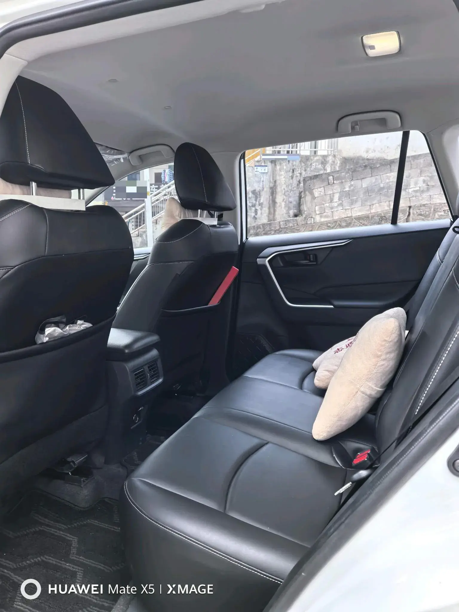 2023 TOYOTA RAV4 thumbnail 4