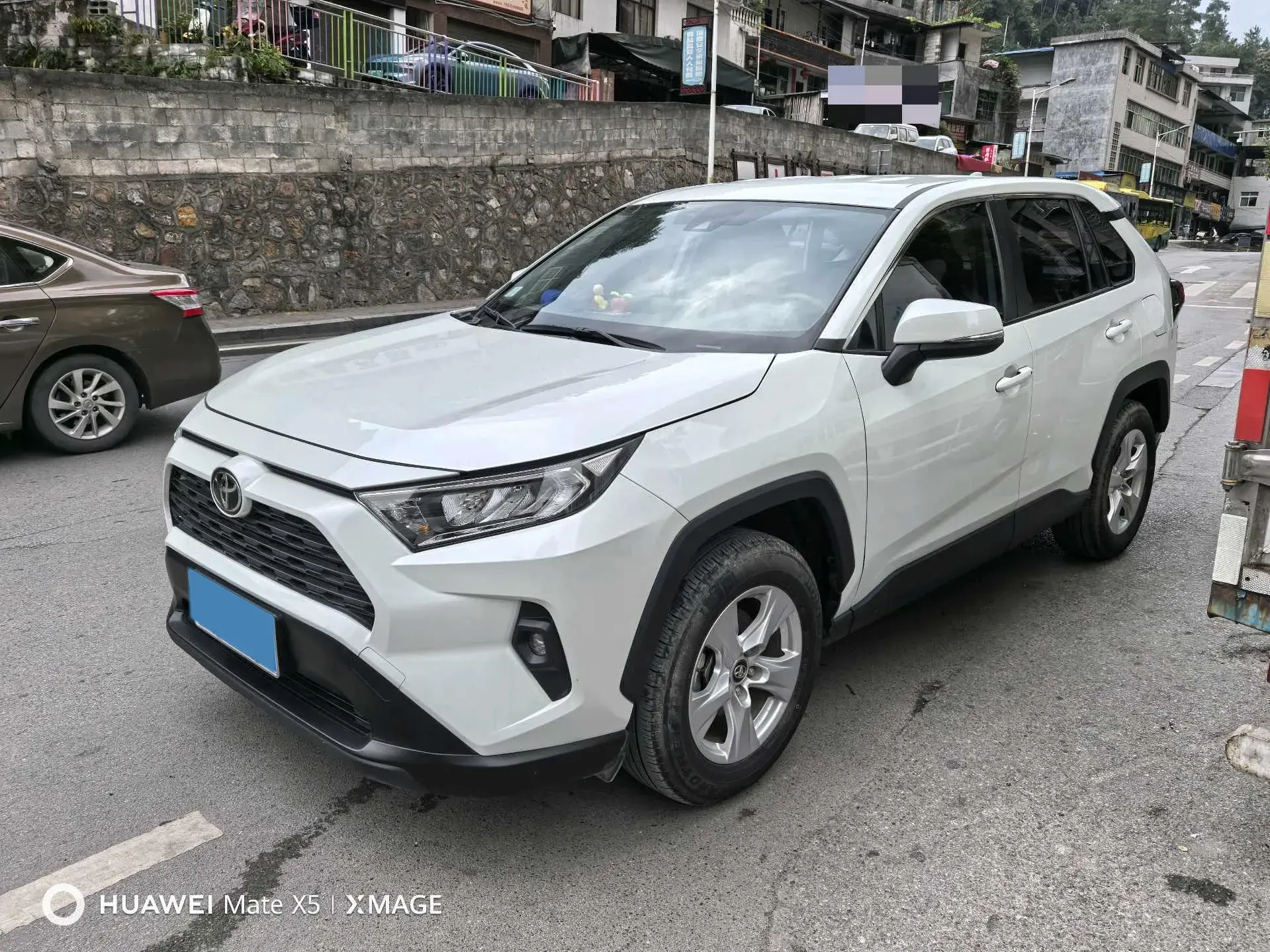 2023 TOYOTA RAV4 view 1