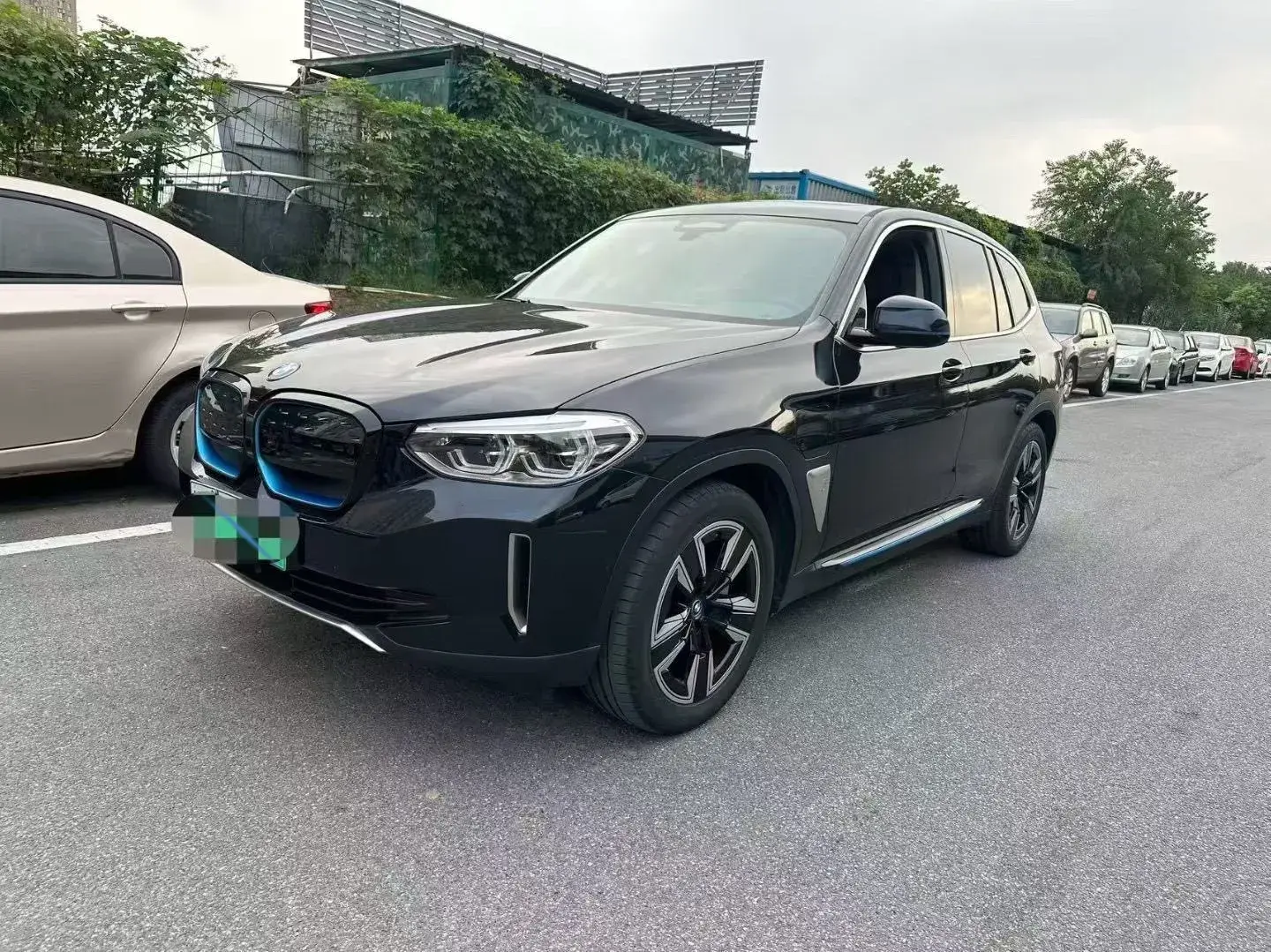 2022 BMW IX3 view 1