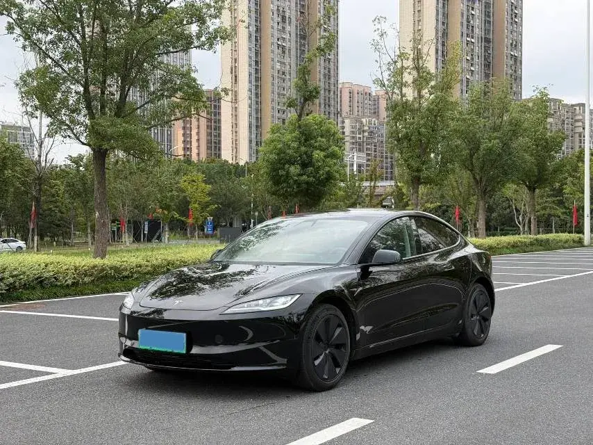 2023 TESLA MODEL view 1