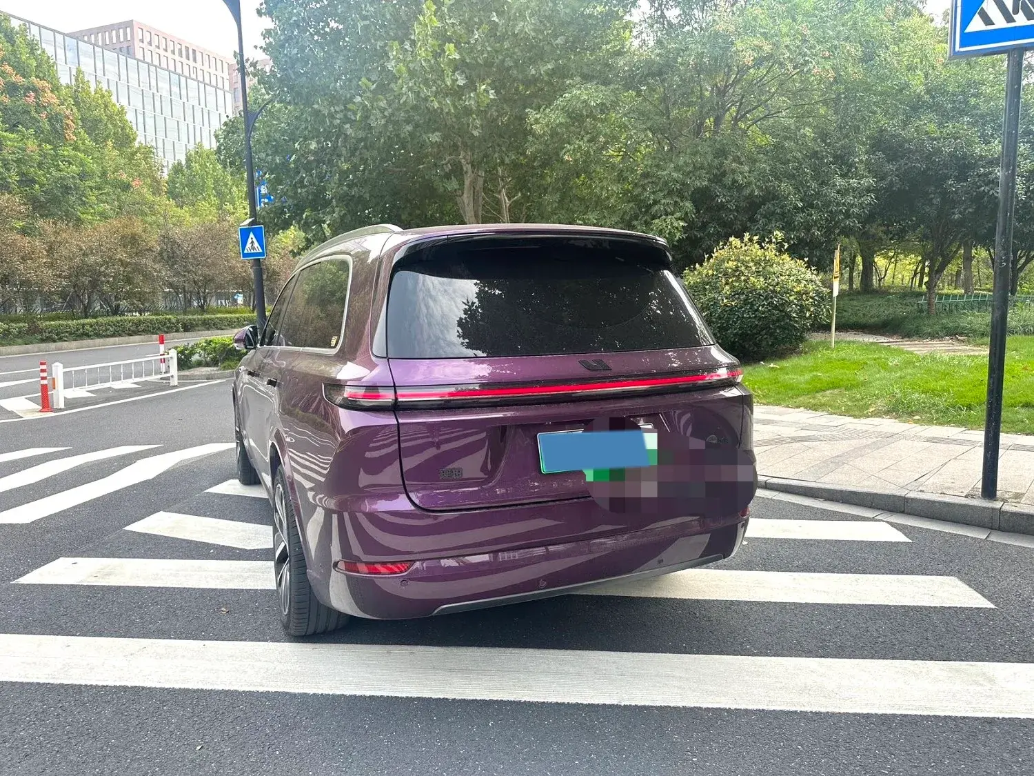 2022 LI L9 thumbnail 3