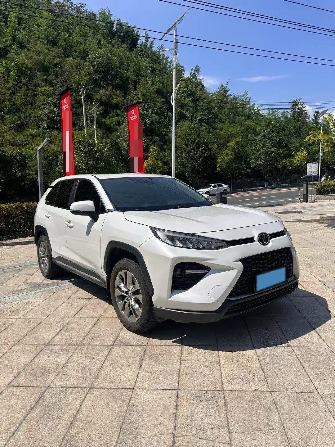 2022 TOYOTA WILDLANDER thumbnail 3