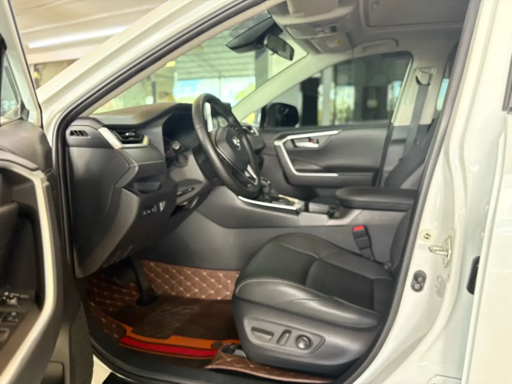 2022 TOYOTA WILDLANDER thumbnail 4