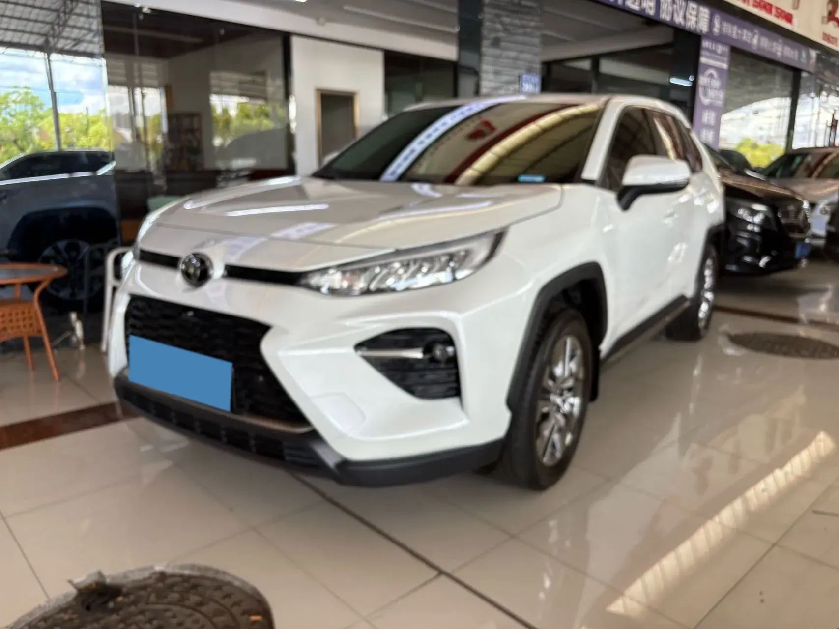 2022 TOYOTA WILDLANDER view 1