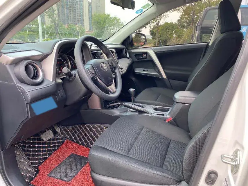 2019 TOYOTA RAV4 thumbnail 3