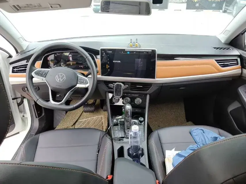 2023 VOLKSWAGEN BORA thumbnail 4