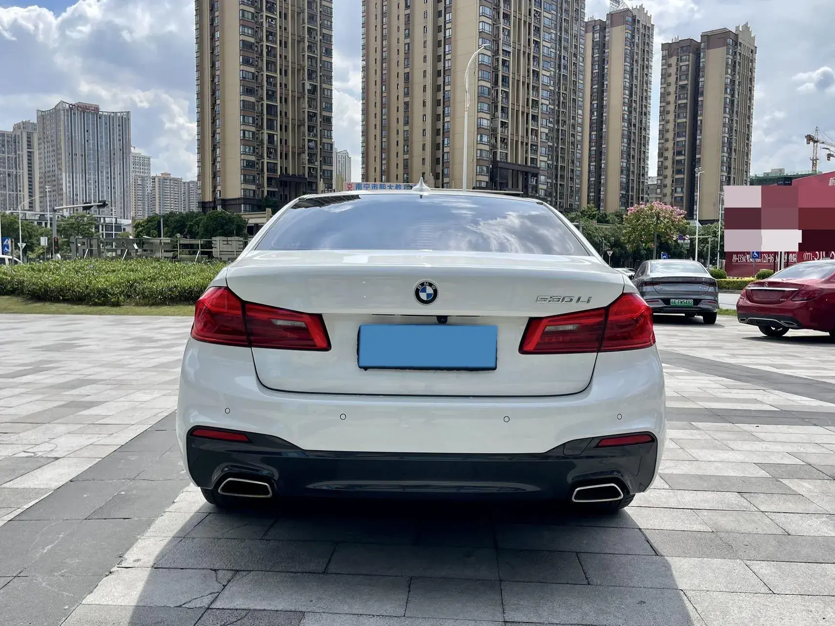 2020 BMW 5 thumbnail 4