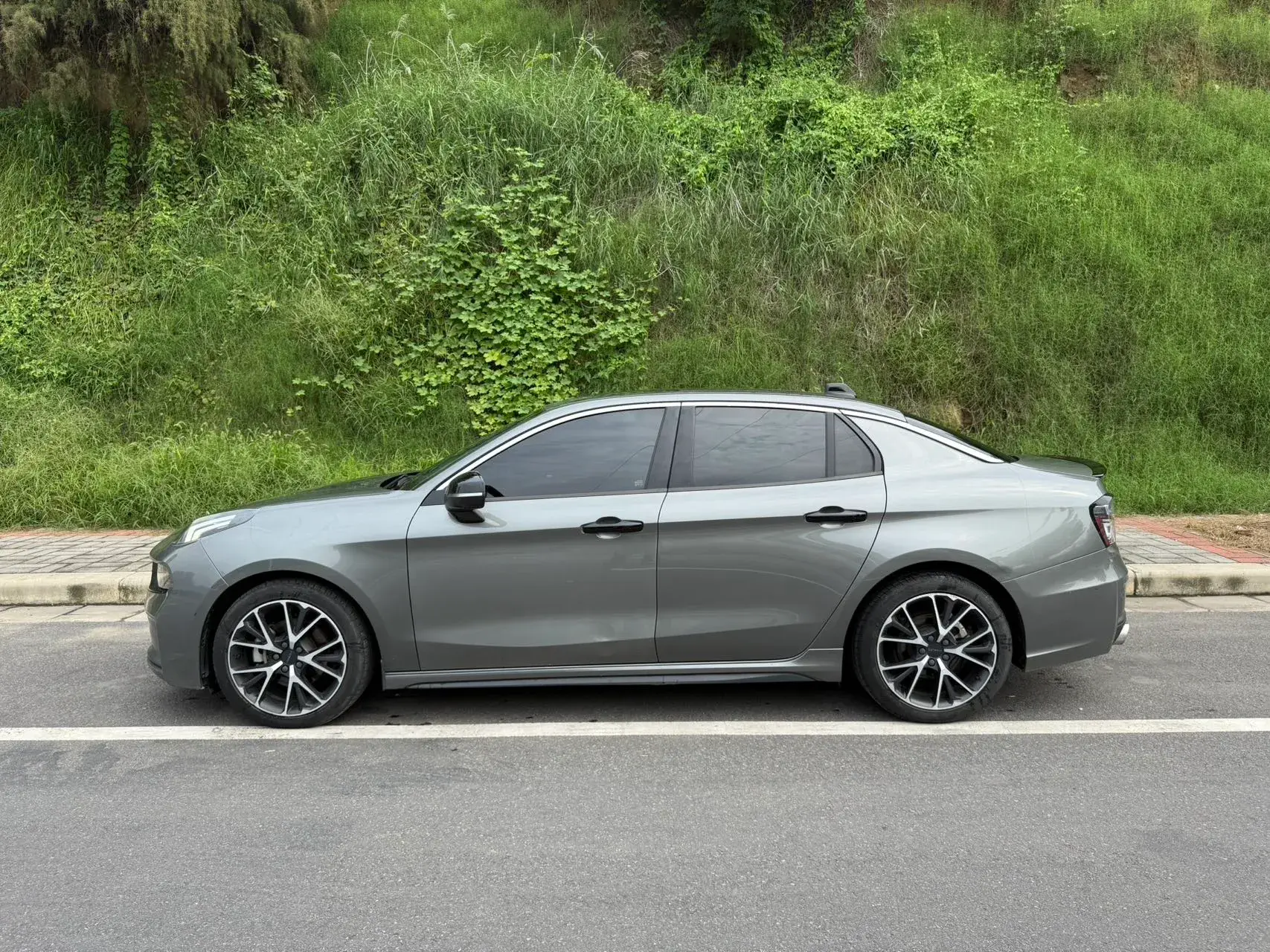 2021 LYNK&CO 03 thumbnail 2