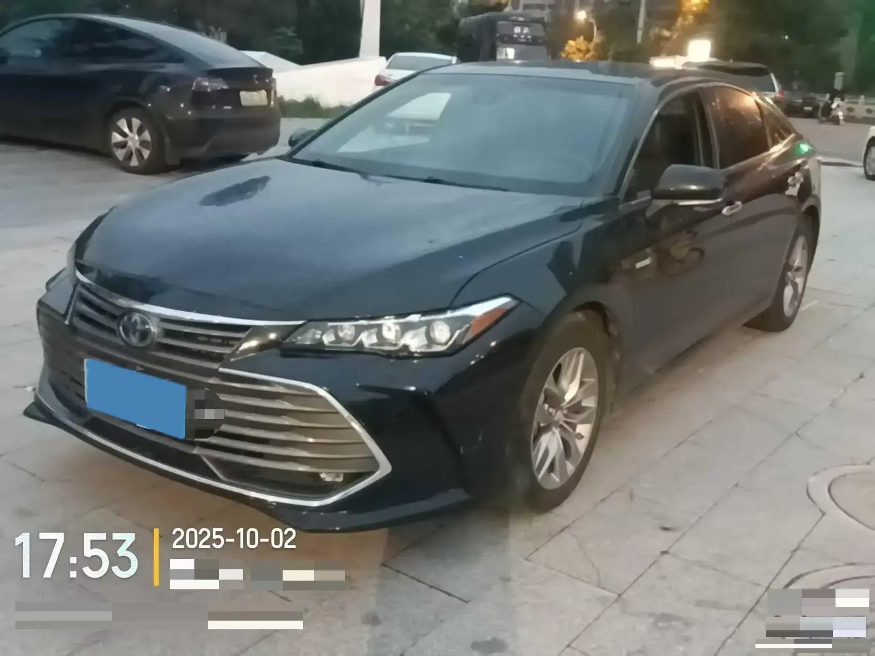2019 TOYOTA AVALON view 1