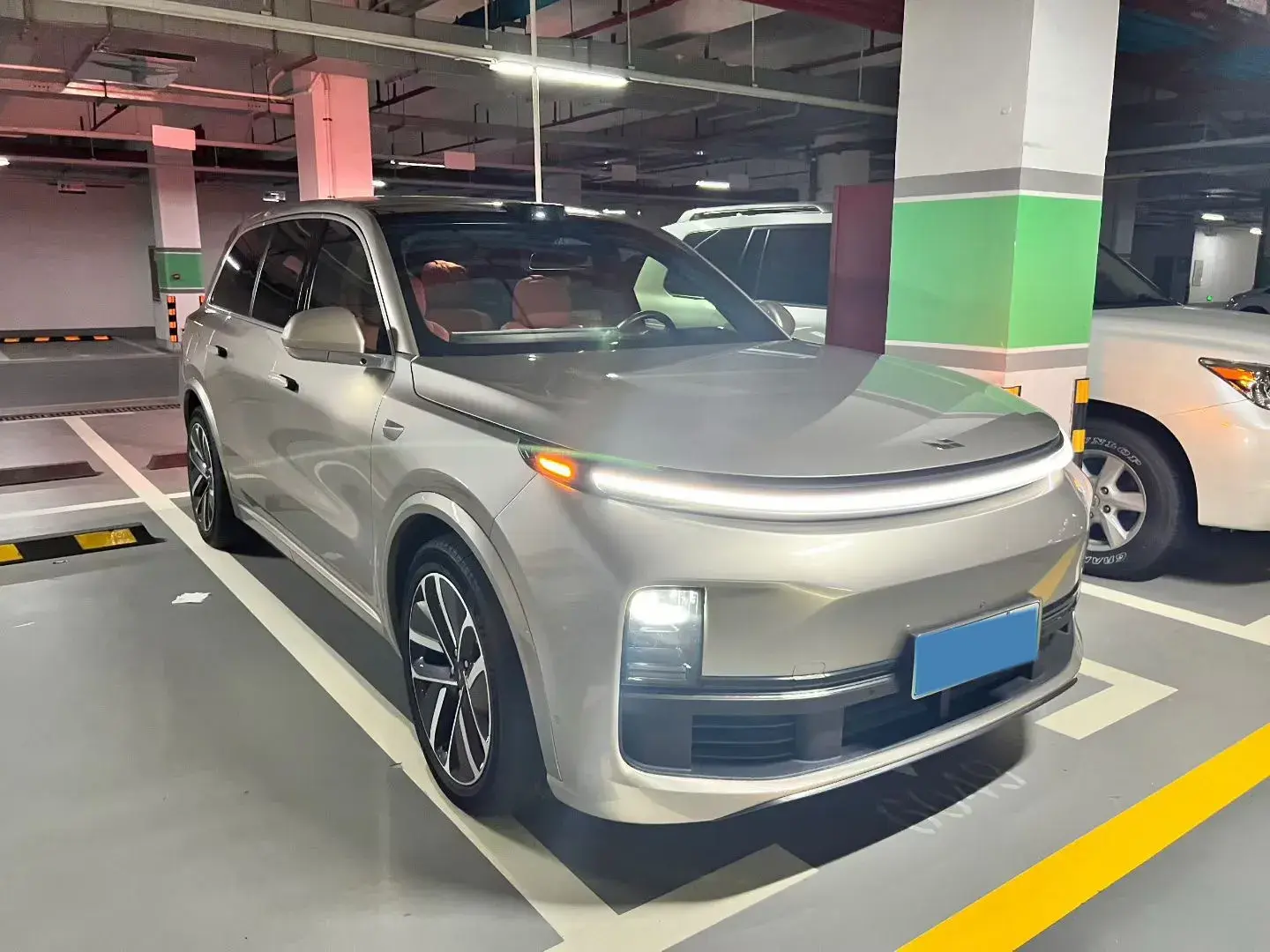 2022 LI L9 thumbnail 2