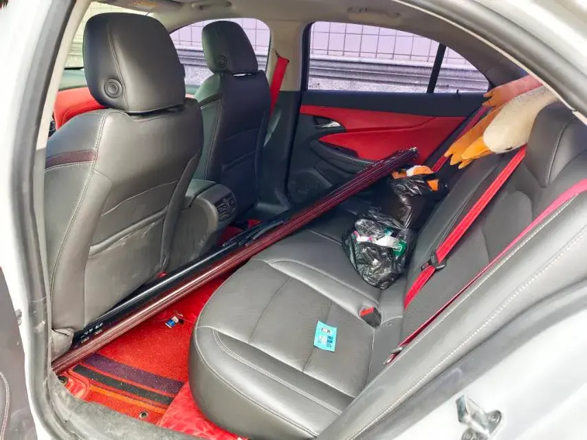 2018 CHEVROLET MALIBU thumbnail 4