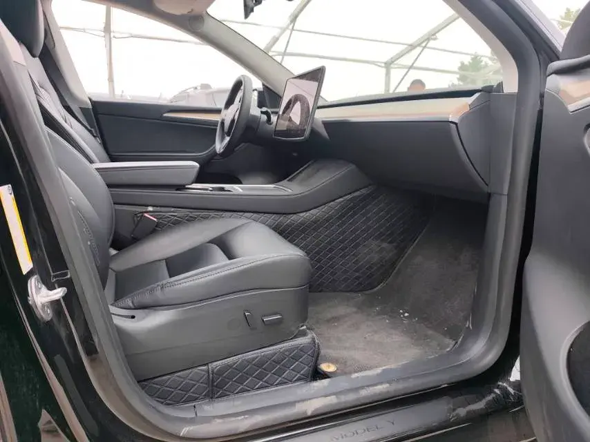 2021 TESLA MODEL thumbnail 2