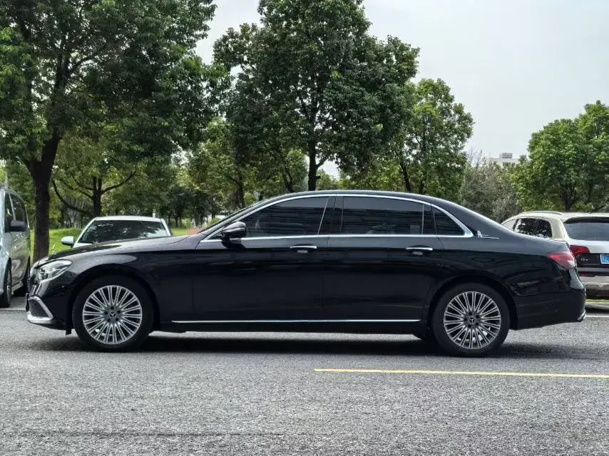 2023 MERCEDES-BENZ E thumbnail 3