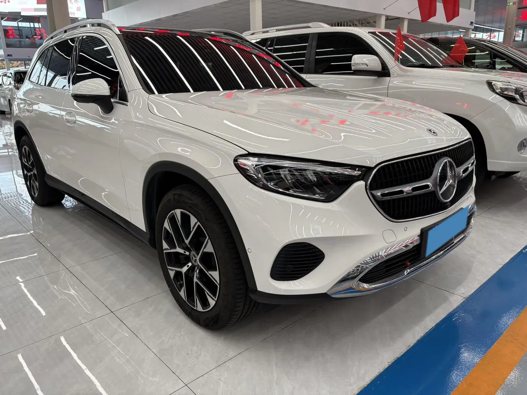 2025 MERCEDES-BENZ GLC thumbnail 3