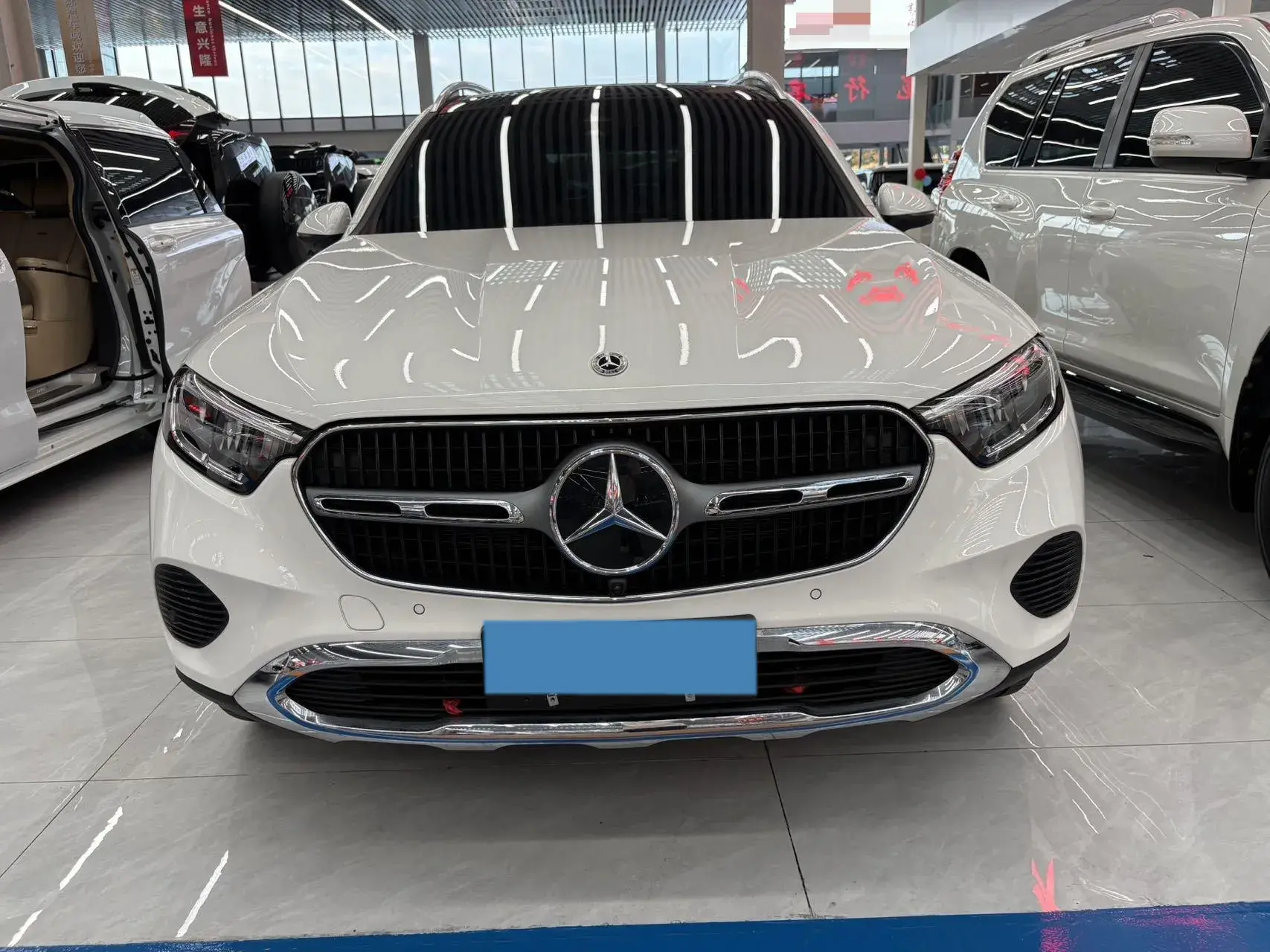 2025 MERCEDES-BENZ GLC thumbnail 2