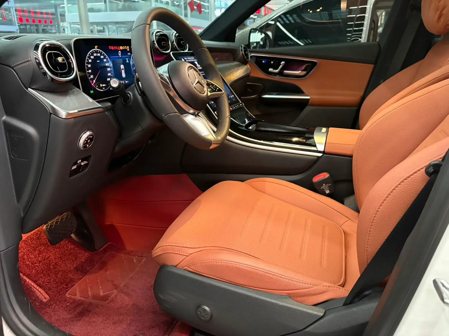 2025 MERCEDES-BENZ GLC thumbnail 4