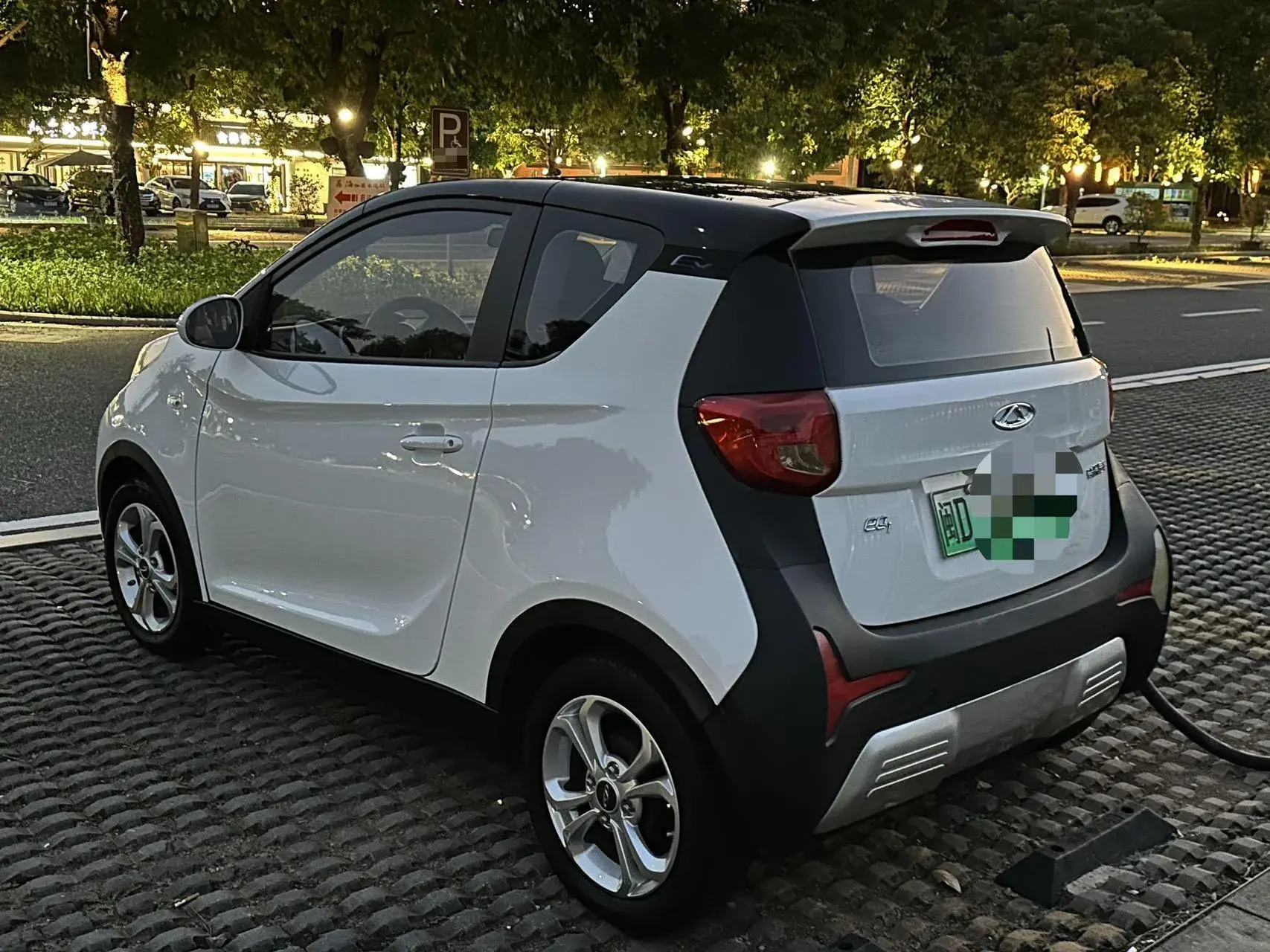 2018 CHERY LITTLE thumbnail 3