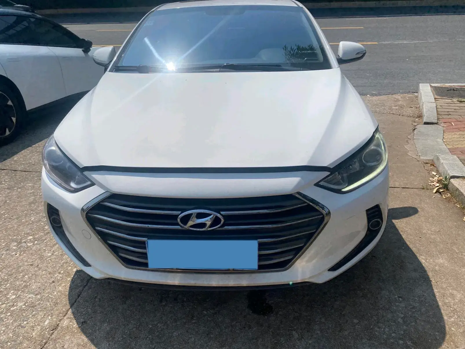 2018 HYUNDAI ELANTRA thumbnail 2