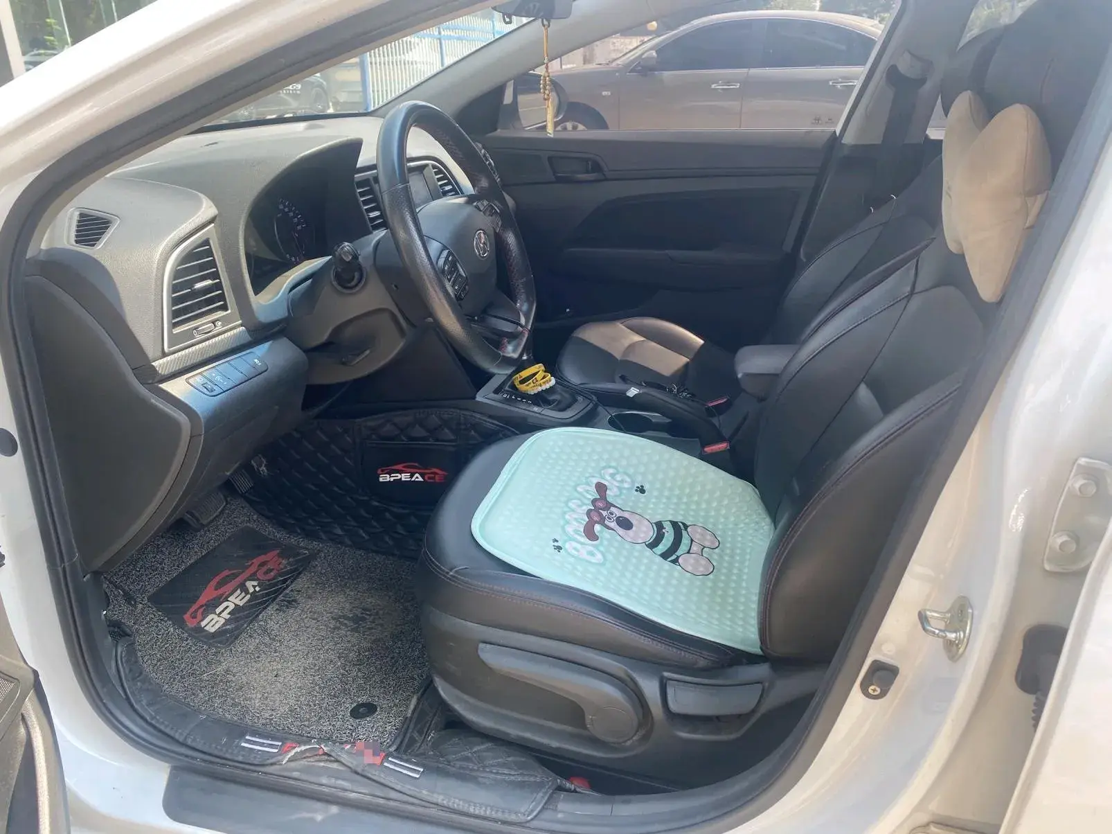 2018 HYUNDAI ELANTRA thumbnail 4