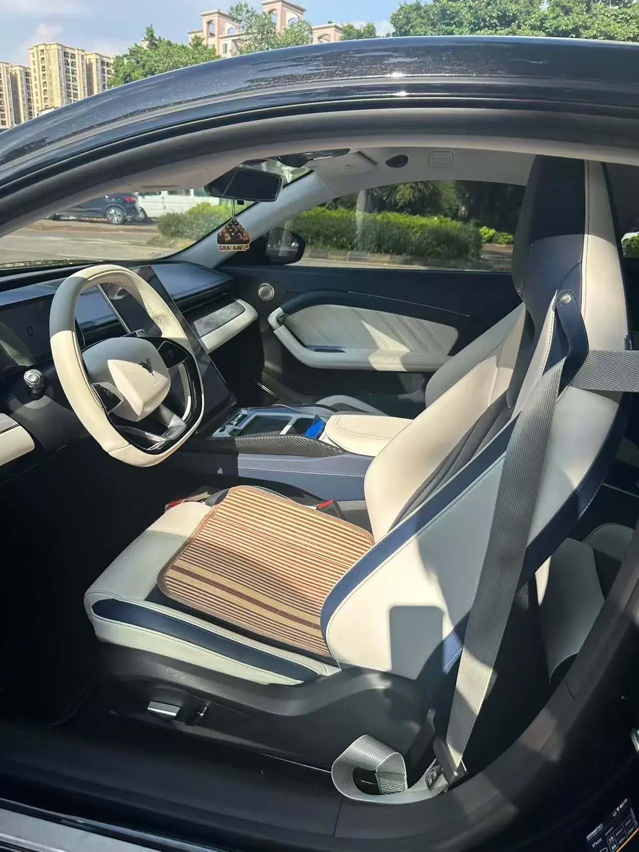 2023 NETA GT thumbnail 4