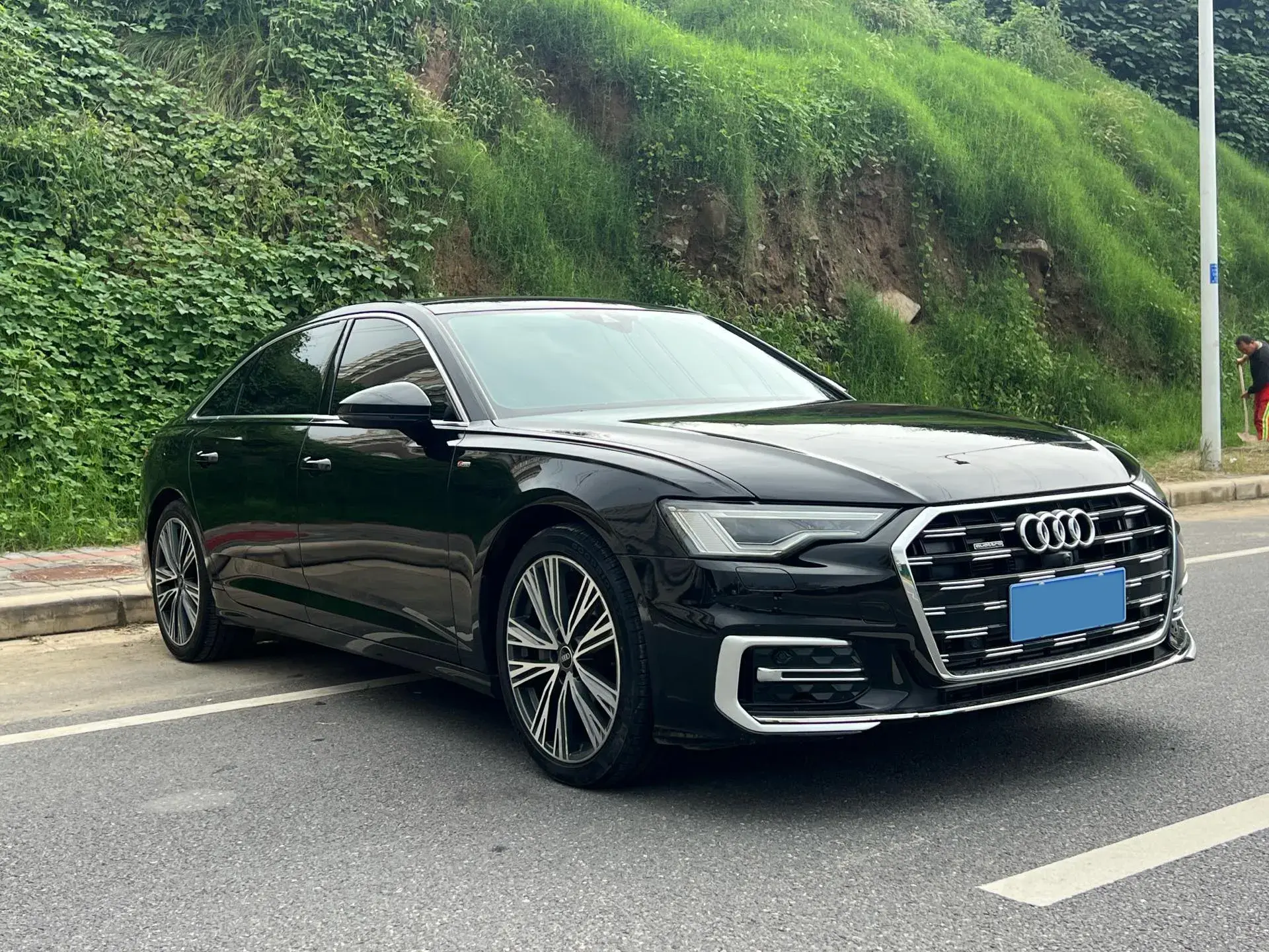 2022 AUDI A6L thumbnail 3