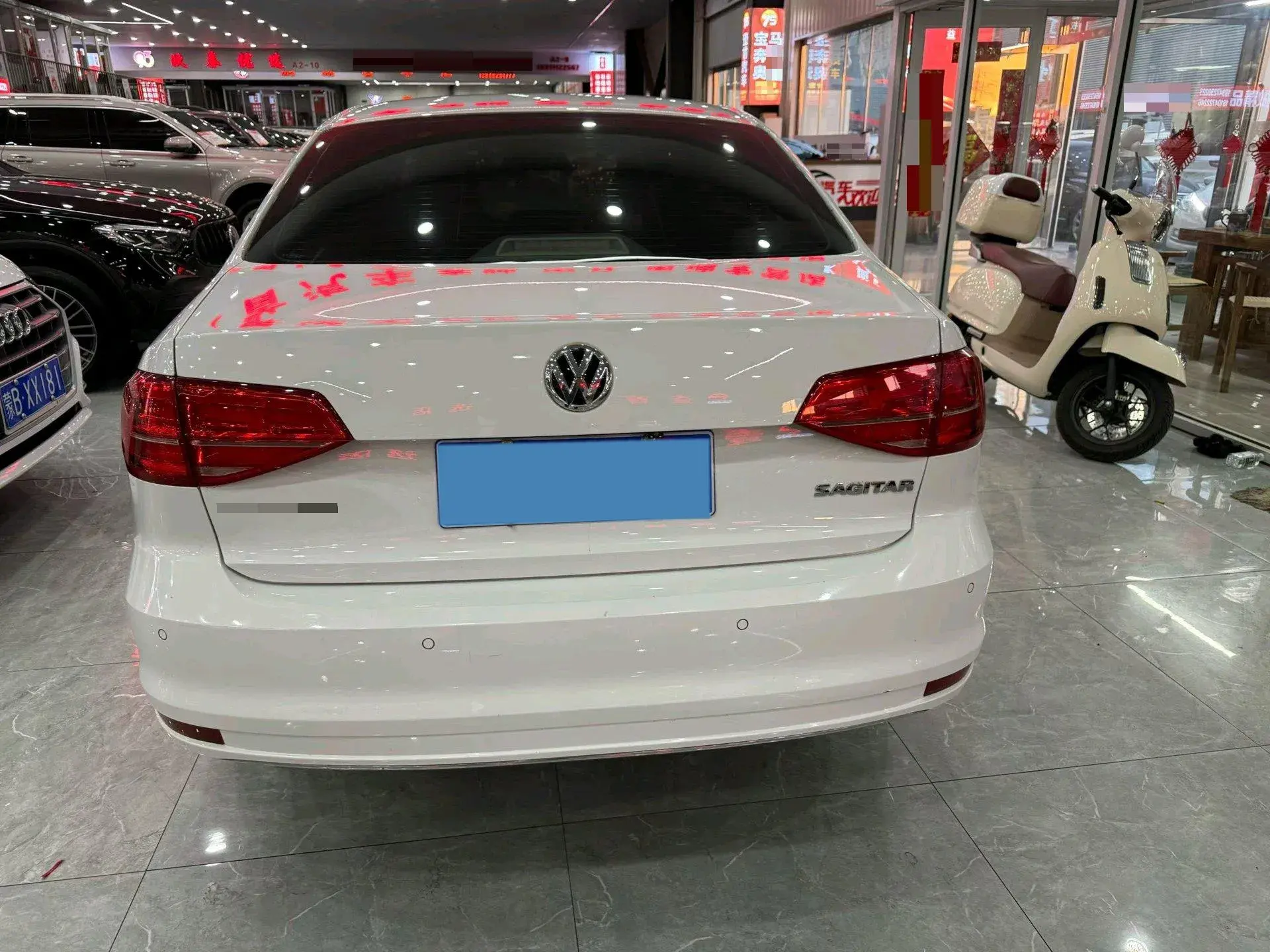 2018 VOLKSWAGEN SAGITAR thumbnail 3