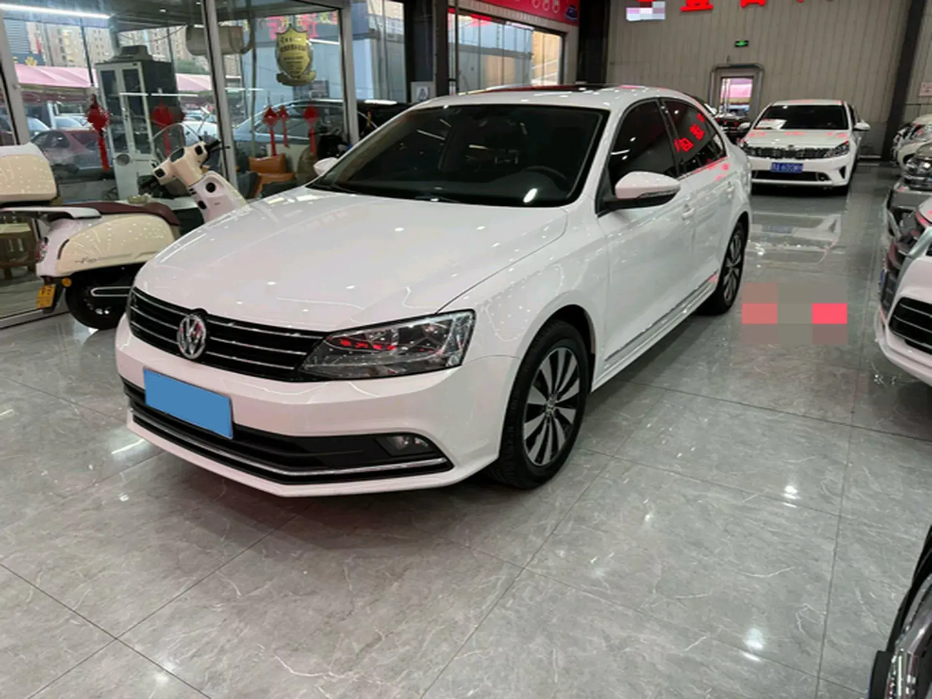 2018 VOLKSWAGEN SAGITAR view 1