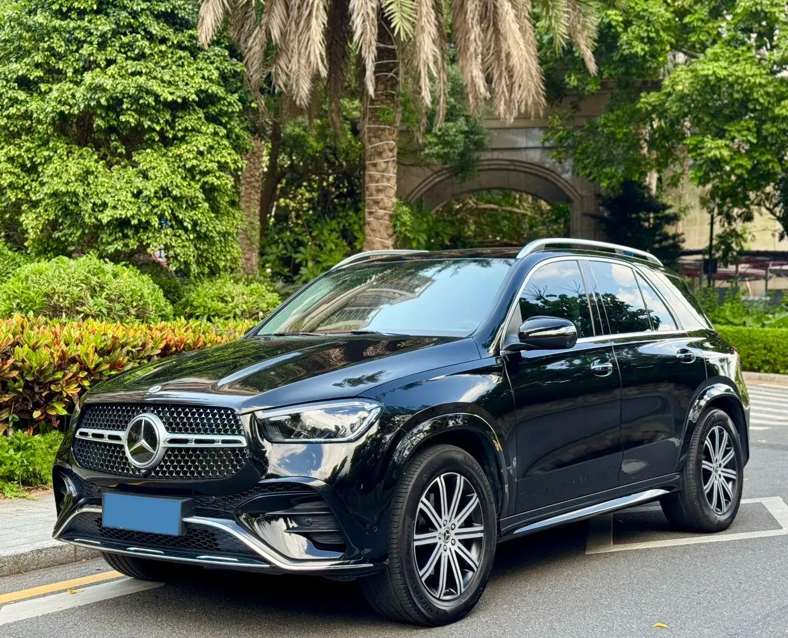 2025 MERCEDES-BENZ GLE view 1