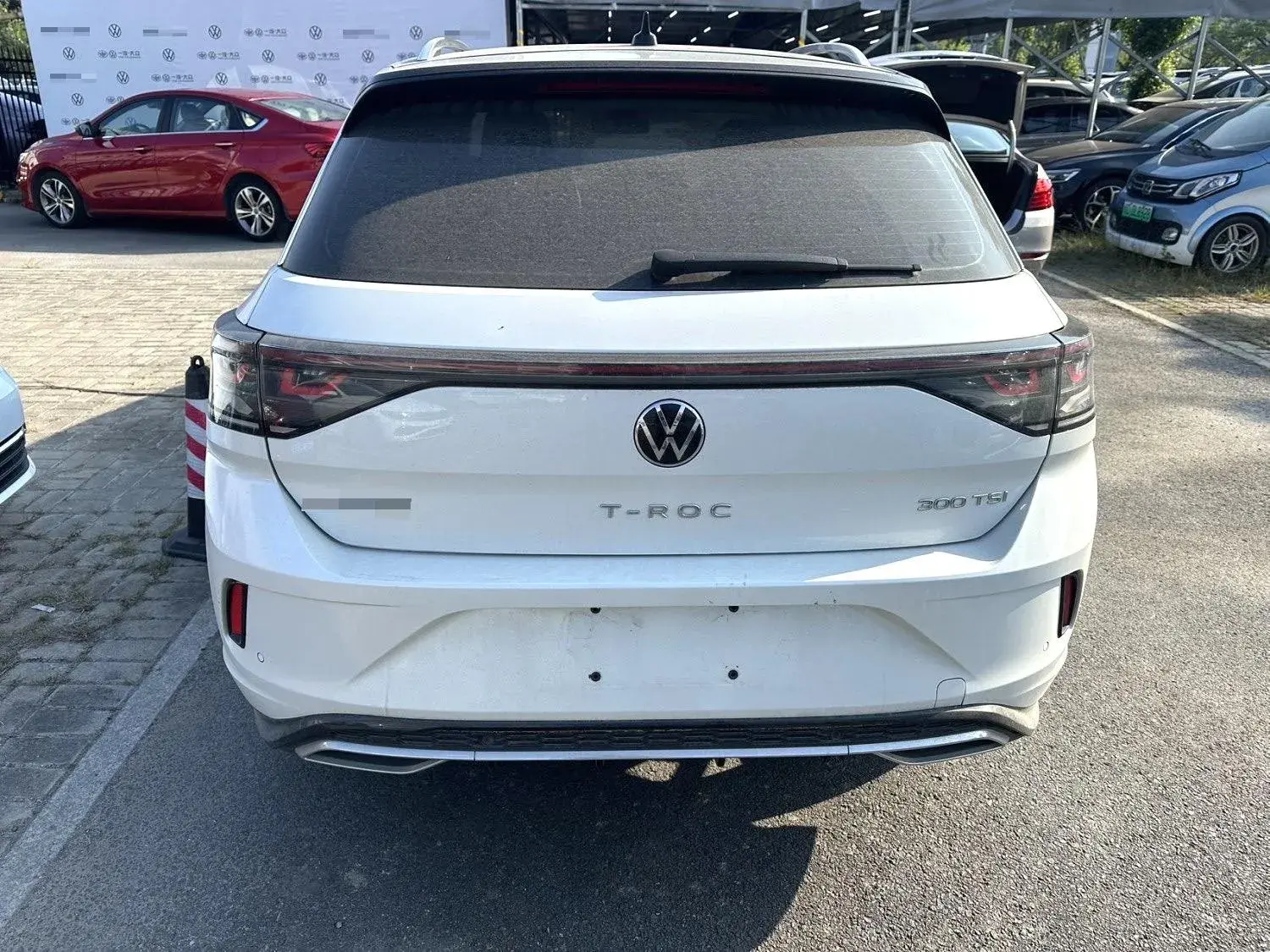 2023 VOLKSWAGEN T-ROC thumbnail 3